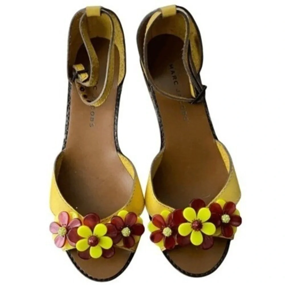 VTG Y2K Marc Jacobs Yellow Leather Floral Wedge Sandals Ankle Strap 38.5 Italy